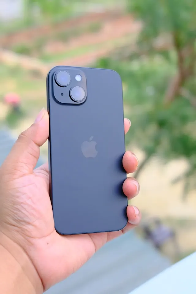 Buy second-hand iPhones in Nehru Place – battery tested and certified with warranty