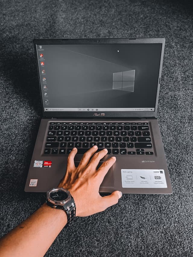 Second-hand Windows laptops from HP, Dell, Lenovo, Asus – tested, refurbished and warrantied